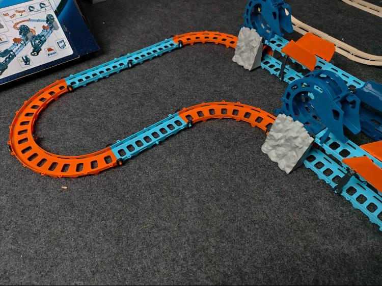 Tumbling racing track